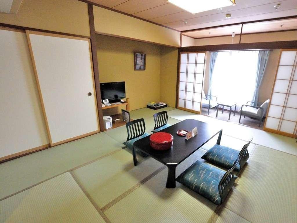 Tateyama Kokusai Hotel Toyama Station Екстериор снимка