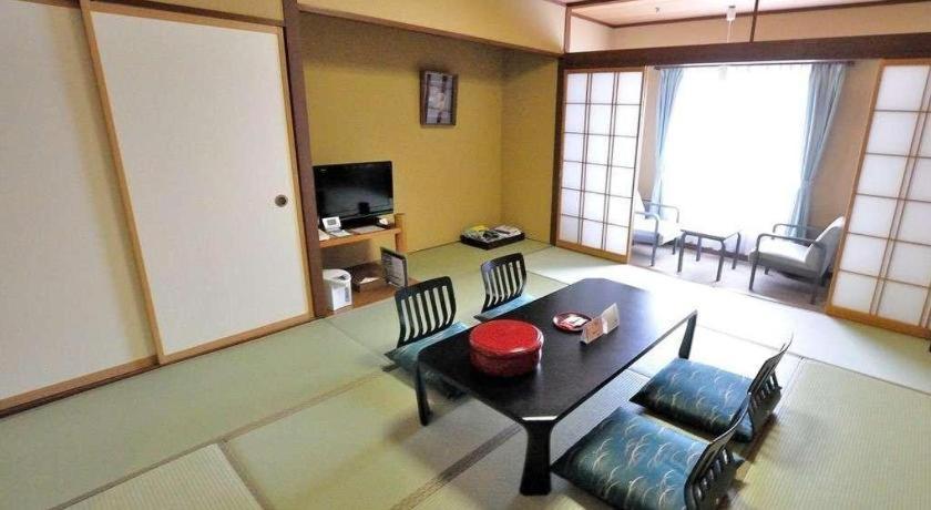 Tateyama Kokusai Hotel Toyama Station Екстериор снимка